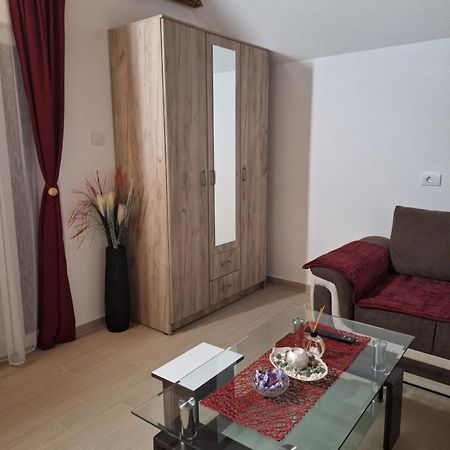 Apartmani Lena ปลูชิเน ภายนอก รูปภาพ