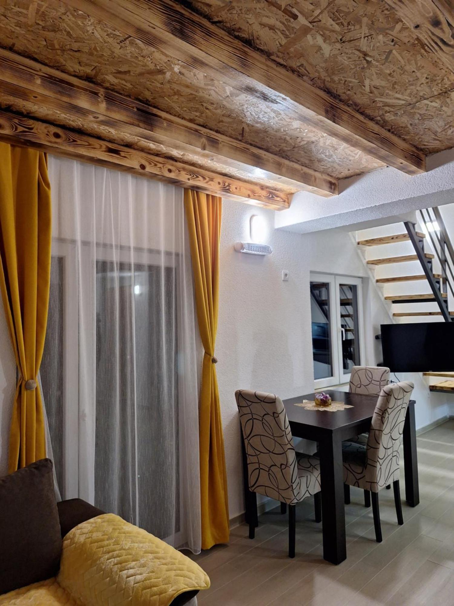 Apartmani Lena ปลูชิเน ภายนอก รูปภาพ