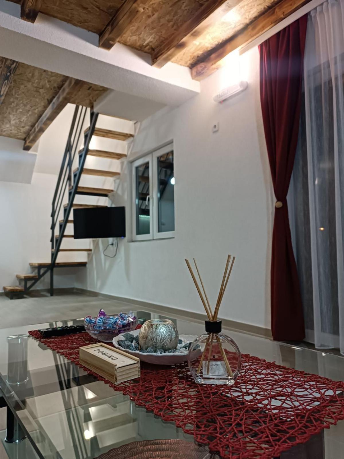 Apartmani Lena ปลูชิเน ภายนอก รูปภาพ