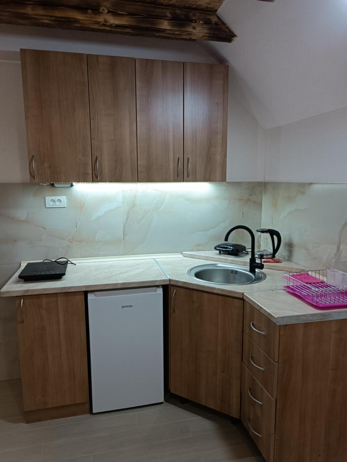 Apartmani Lena ปลูชิเน ภายนอก รูปภาพ