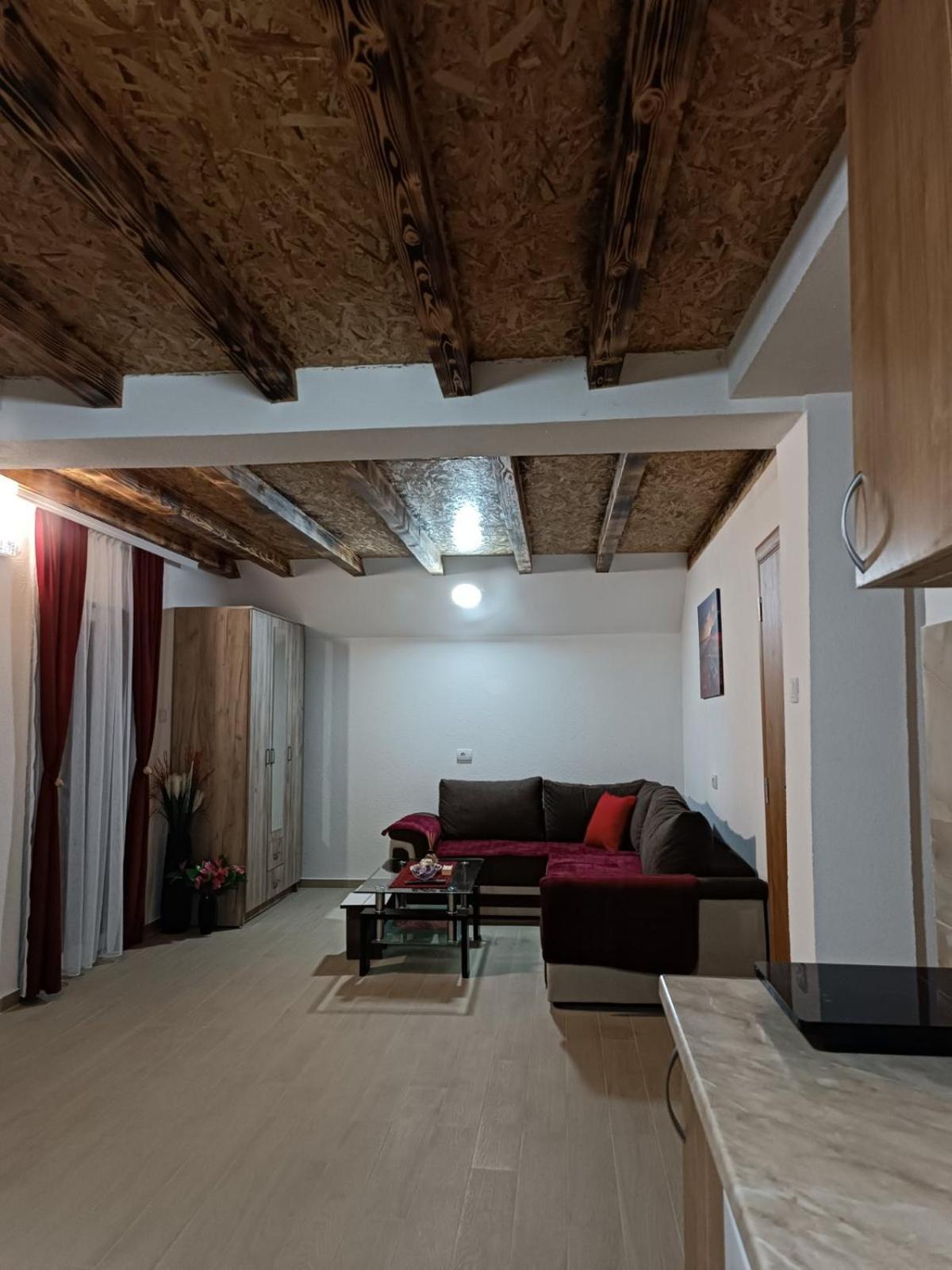 Apartmani Lena ปลูชิเน ภายนอก รูปภาพ