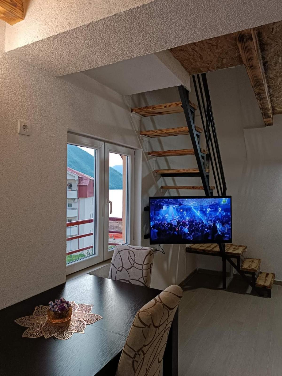 Apartmani Lena ปลูชิเน ภายนอก รูปภาพ