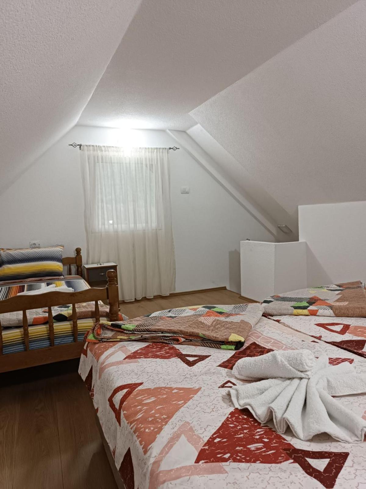Apartmani Lena ปลูชิเน ภายนอก รูปภาพ