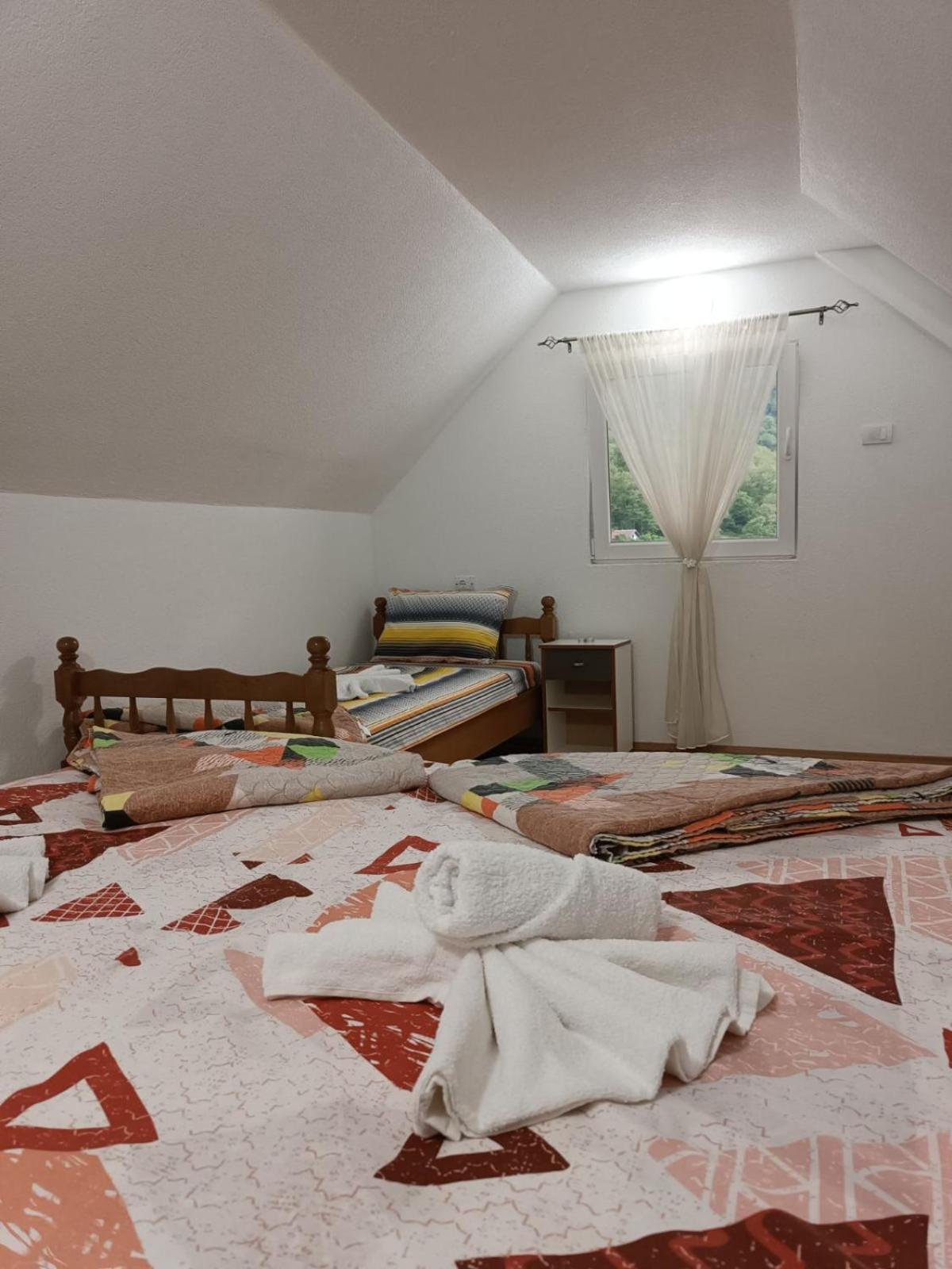 Apartmani Lena ปลูชิเน ภายนอก รูปภาพ